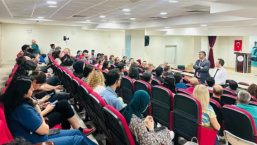 Siirt Eğitim ve Araştırma Hastanesi'nde Kritik Toplantı: Hekimlerden Müdüre Sorun Raporu