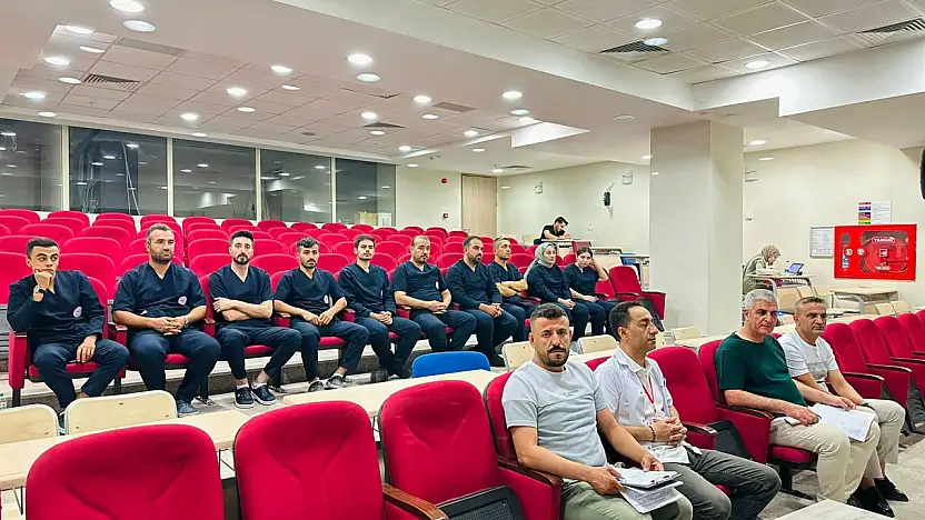 Siirt Eğitim ve Araştırma Hastanesi'nde Yeni Personellere Temizlik ve Hijyen Eğitimi