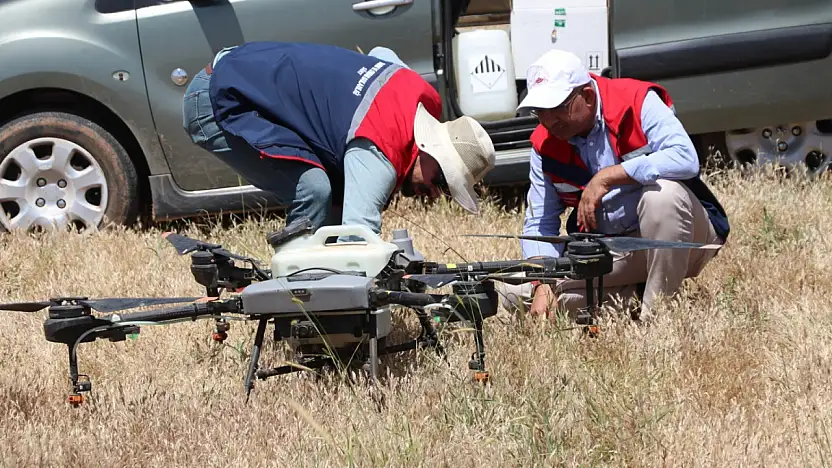 Siirt'te Çekirge ile Mücadelede Drone Kullanımı Başladı