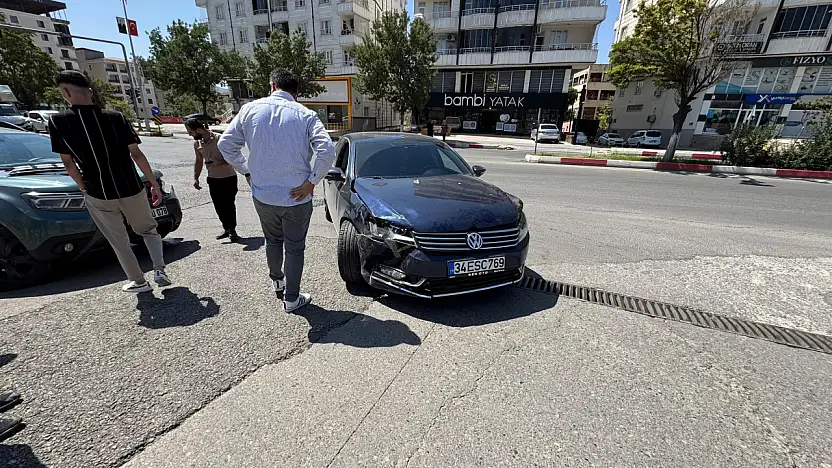 Siirt'te Maddi Hasarlı Trafik Kazası