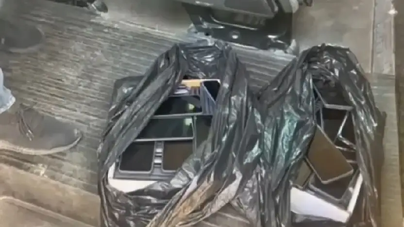 Siirt'te Minibüste Kaçak Telefon Operasyonu: 258 Cihaz Ele Geçirildi