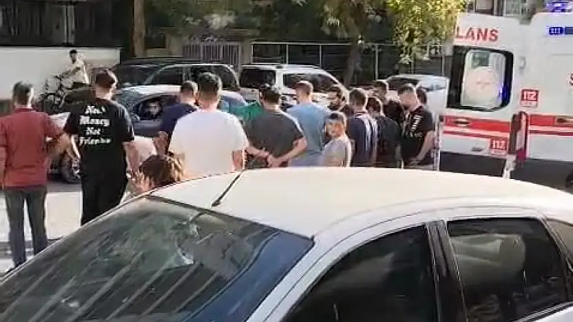 Siirt'te Motokurye ile Otomobil Çarpıştı: 1 Yaralı