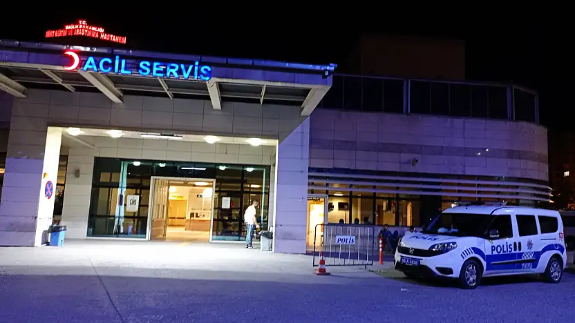 Siirt'te Üçüncü Kattan Düşen Genç Ağır Yaralandı