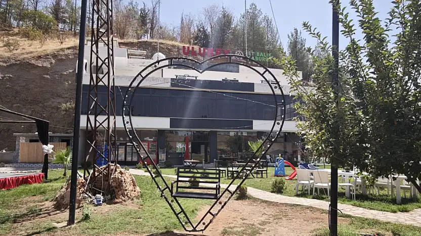 Siirt'te Ulubey Et Balık Restoran'da Cumartesi Akşamları Canlı Müzik Keyfi