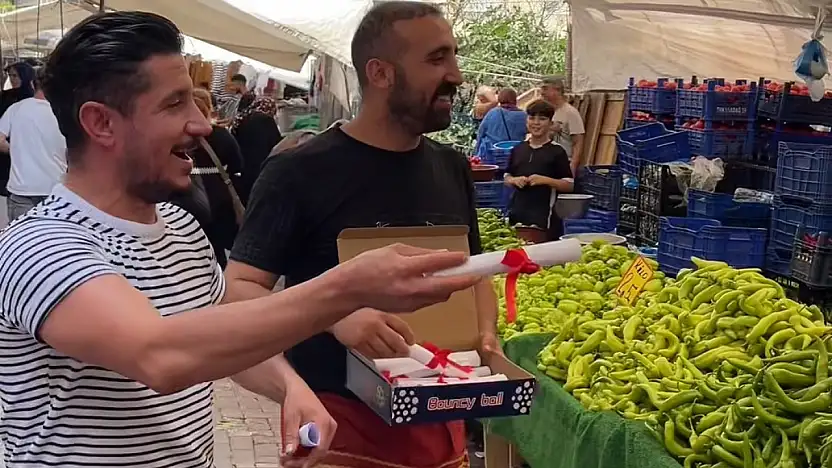 Siirtli Pazarcılardan Olay Yaratan Sahte Diploma Göndermesi