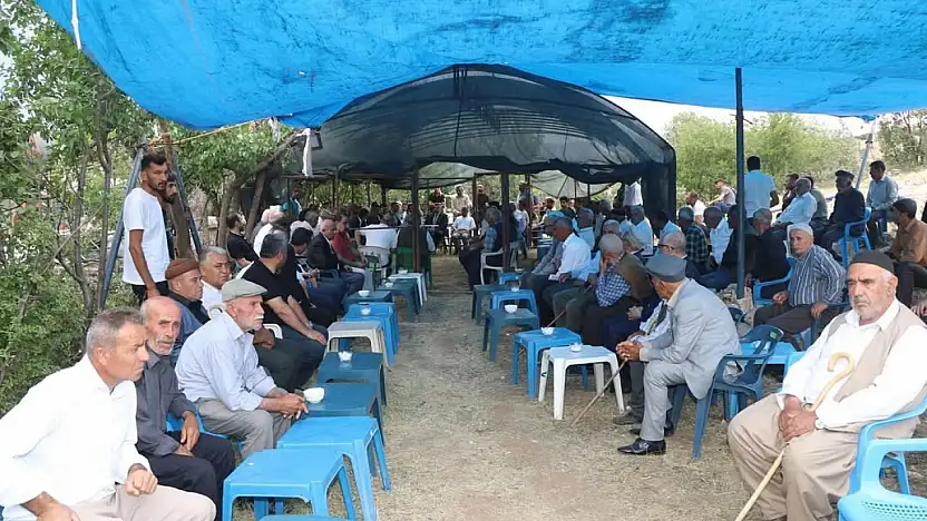 Silahlı Saldırıda Hayatını Kaybeden Kıbrıs Gazisi Sait Koç'un Taziyesine Yoğun Katılım